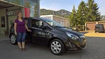 Claudia Streit aus Rothrist mit ihrem Opel Corsa